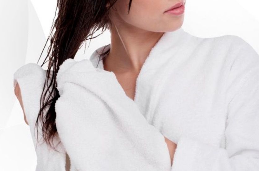 No secar el cabello con toalla